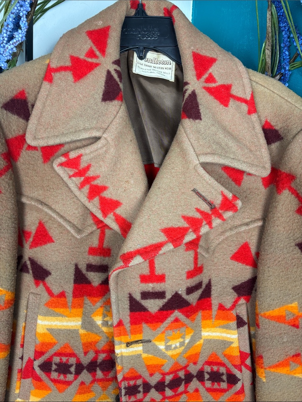 Chief Joseph vintage Pendleton Tan Wool blanket coat  with Red & Orange - Picture 3 of 10